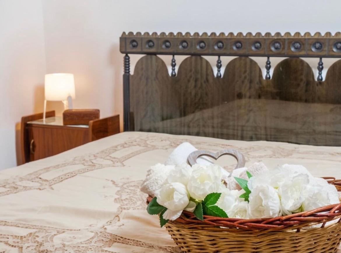 La Nicchia Apartment Villa Castelli Luaran gambar